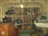 Ọkọ̀ tí wọn fi maa ń gbé ohun èlò tí ó ní ìdáná fún tà