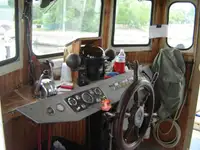 Ọkọ̀ tí ó mú epo / kemikali fún tà