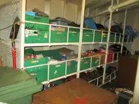 Ọkọ̀ tí wọn fi maa ń gbé ohun èlò tí ó ní ìdáná fún tà