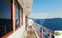 Ọkọ̀ ojú omi ìrìn-àjò fún tà