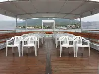 Ọkọ̀ ojú omi ìrìn-àjò fún tà