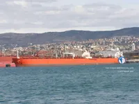 Ọkọ̀ tí ó mú epo / kemikali fún tà