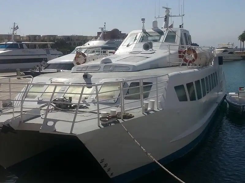 Catamaran fún tà