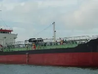 Ọkọ̀ tí ó mú epo / kemikali fún tà