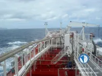Ọkọ̀ tí ó mú epo / kemikali fún tà