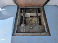 Ọkọ̀ ojú omi ìrìn-àjò tí ó mú àwọn ọkọ̀ fún tà