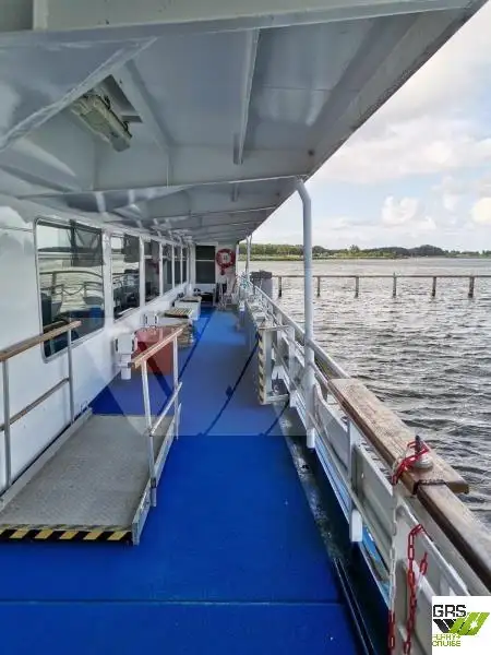 Ọkọ̀ ojú omi ìrìn-àjò fún tà