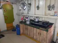 Ọkọ̀ tí ó mú epo / kemikali fún tà