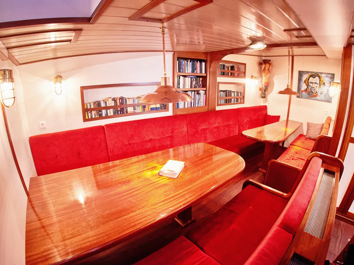 Yacht fún tà