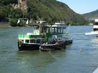 Ọkọ̀ ojú omi ìrìn-àjò fún tà
