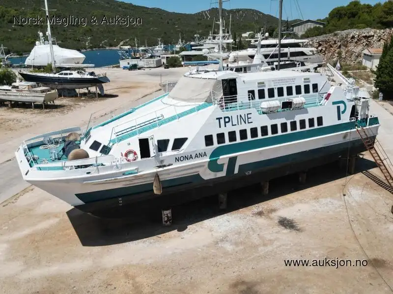 Catamaran fún tà