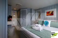 Ọkọ̀ ojú omi ìrìn-àjò fún tà
