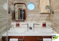 Ọkọ̀ ojú omi ìrìn-àjò fún tà