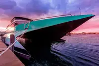 Ọkọ̀ ọpọlọpọ̀ ènìyàn fún tà