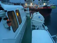 Ọkọ̀ ọpọlọpọ̀ ènìyàn fún tà