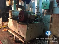 Ọkọ̀ tí ó mú ẹja squid fún tà