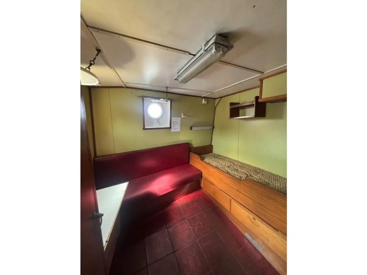 Ọkọ omi ti o fa fún tà
