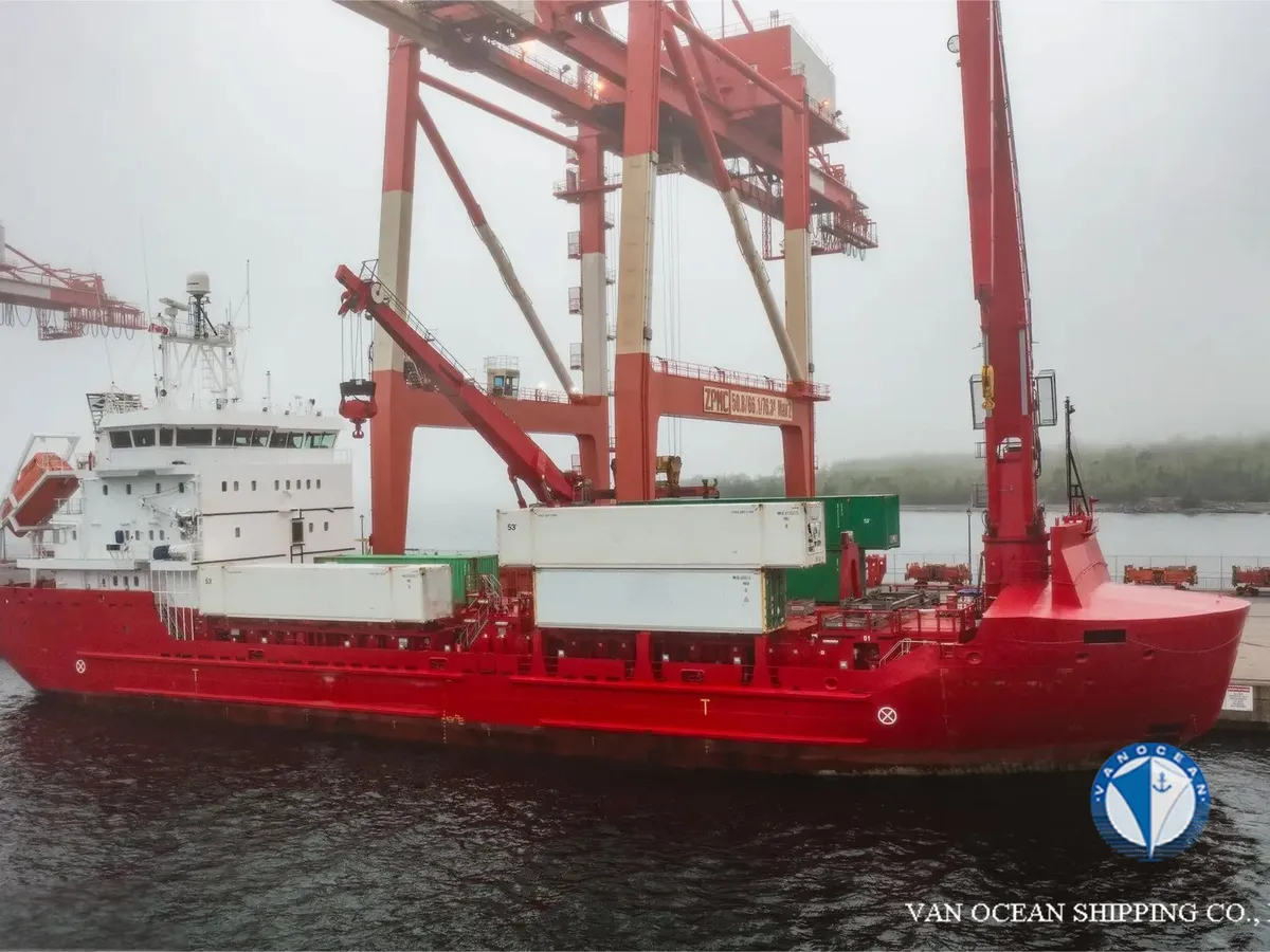Ọkọ̀ tí wọn fi maa ń gbé ohun èlò tí ó ní ìdáná fún tà
