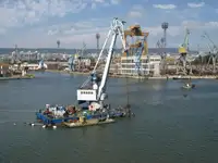 Ọkọ̀ ojú omi tí ó ní ìrọ̀kè fún tà