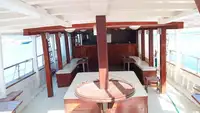 Ọkọ̀ ojú omi ìrìn-àjò fún tà