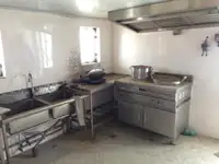 Ọkọ̀ tí ó mú epo / kemikali fún tà