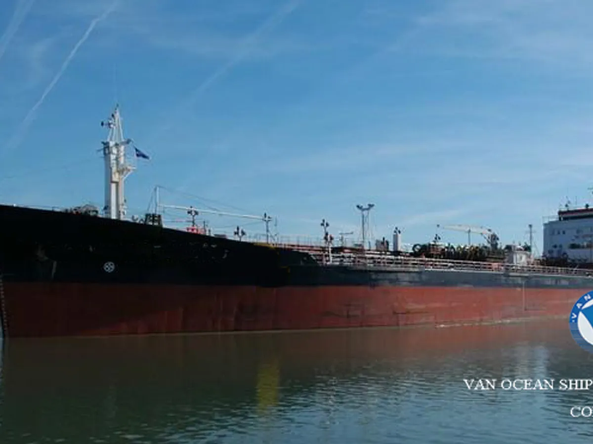 Ọkọ̀ tí ó mú epo / kemikali fún tà