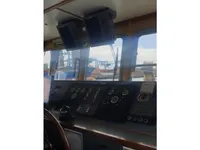 Ọkọ̀ ojú omi tí ó mú ìdọ̀tí fún tà