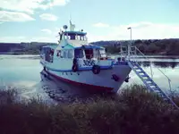Ọkọ̀ ọpọlọpọ̀ ènìyàn fún tà