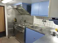 Ọkọ̀ ojú omi tí ó mú àwọn ìkọ́kọ̀ fún tà