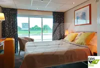 Ọkọ̀ ojú omi ìrìn-àjò fún tà