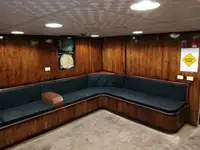 Ọkọ omi ti o mu ọja fún tà