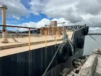 Ọkọ̀ tí ó mú epo / kemikali fún tà