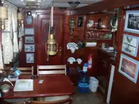 Ọkọ omi iná fún tà