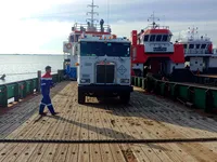 Ọkọ omi Landing, Tank fún tà