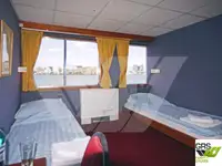 Ọkọ̀ ojú omi ìrìn-àjò fún tà
