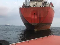 Ọkọ̀ tí ó mú epo / kemikali fún tà