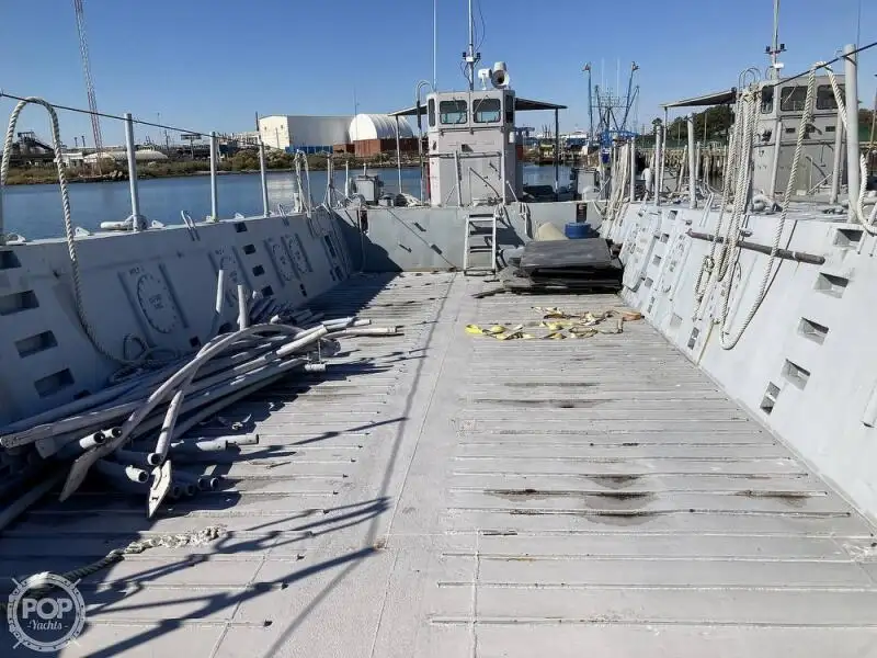 Ọkọ omi Landing, Tank fún tà