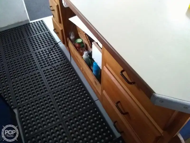 Ọkọ̀ ojú omi kékeré fún tà
