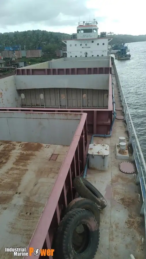 Ọkọ̀ ojú omi tí ó mú àwọn ìkọ́kọ̀ fún tà