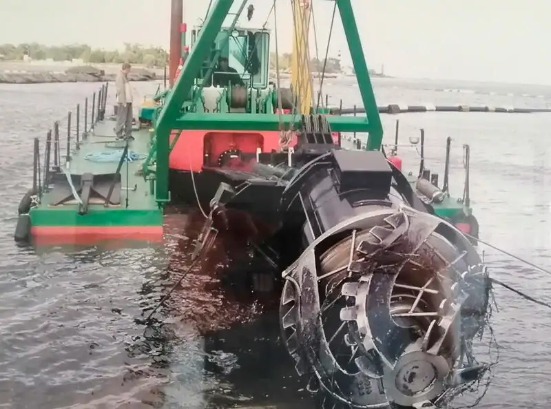 Ọkọ̀ ojú omi tí ó mú ìdọ̀tí fún tà