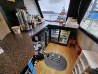 Ọkọ̀ ọpọlọpọ̀ ènìyàn fún tà