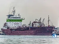Ọkọ̀ tí ó mú epo / kemikali fún tà