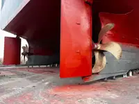 Ọkọ̀ ojú omi tí ó mú ìdọ̀tí fún tà