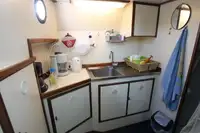 Ọkọ̀ ojú omi ìrìn-àjò fún tà