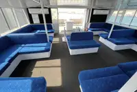 Ọkọ̀ ojú omi ìrìn-àjò fún tà