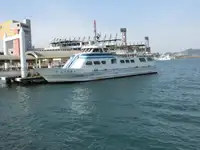 Ọkọ̀ ọpọlọpọ̀ ènìyàn fún tà