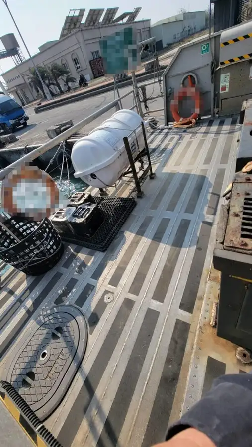 Ọkọ̀ ojú omi tí ó mú àwọn ìkọ́kọ̀ fún tà