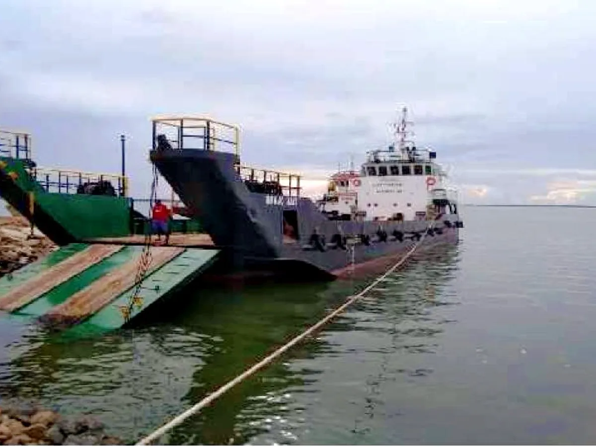 Ọkọ omi Landing, Tank fún tà