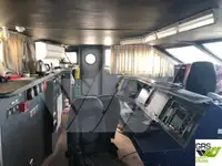 Ọkọ̀ ọpọlọpọ̀ ènìyàn fún tà