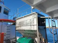 Ọkọ̀ ojú omi tí ó mú ìdọ̀tí fún tà
